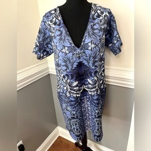 MISSGUIDED Blue purple and white v neck shift dress Womens size 8